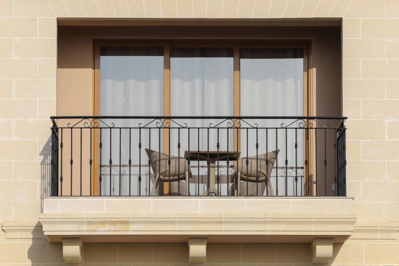 Birżebbuġa Gem Beachfront Apt With Amazing Bay And Sea Views מראה חיצוני תמונה